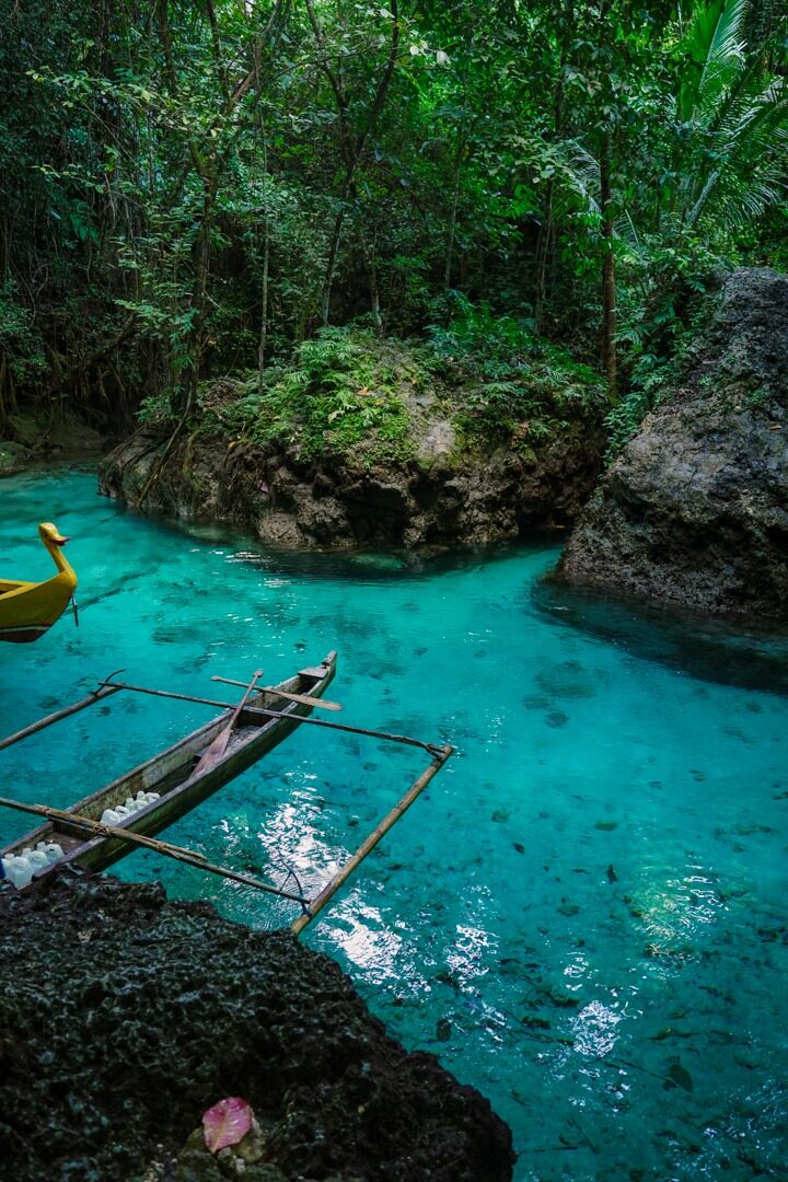 Paisu Batango - tropical water stop with clear blue water